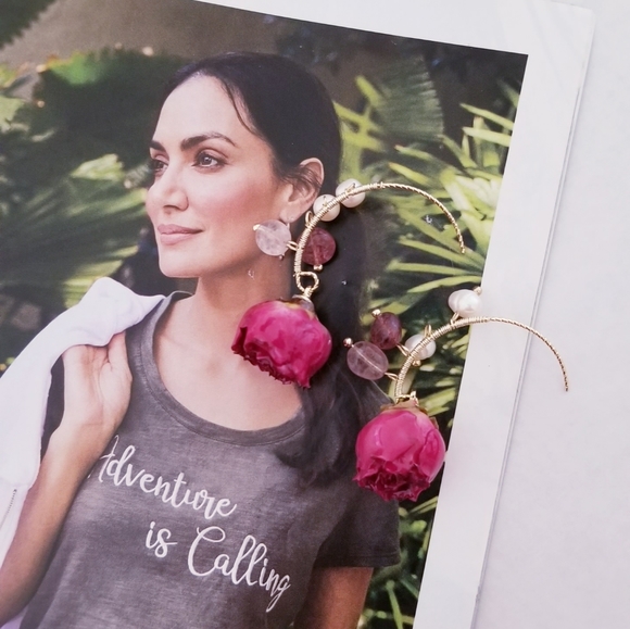 Gold Plated Eternal Flower Natural Freshwater Pearls Earrings - Picture 6 of 15